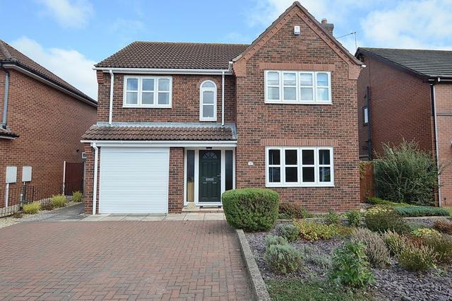 4 bedroom Detached House